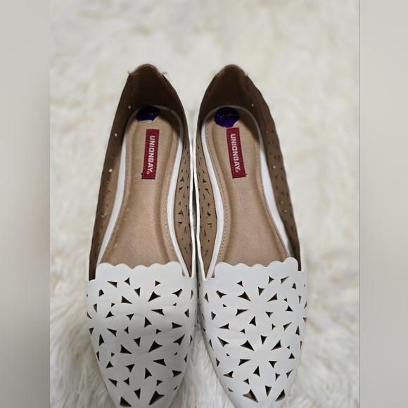 Flats - Picture 2 of 6